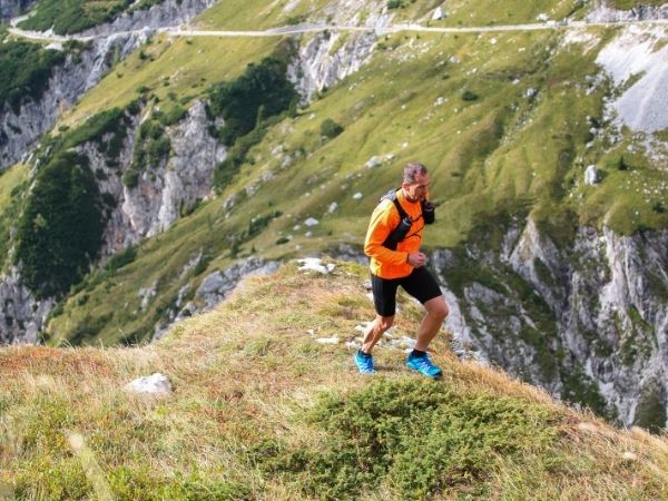 Jak przygotować się do biegu w górach: proste wskazówki dotyczące treningu do następnego biegu po szlaku
